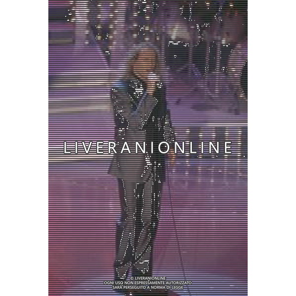 DIAP-RETROSPETTIVA MICHAEL BOLTON CANTANTE NELLA FOTO MICHAEL BOLTON AL FESTIVAL DI SANREMO NELL\'ANNO 1996 AG ALDO LIVERANI SAS