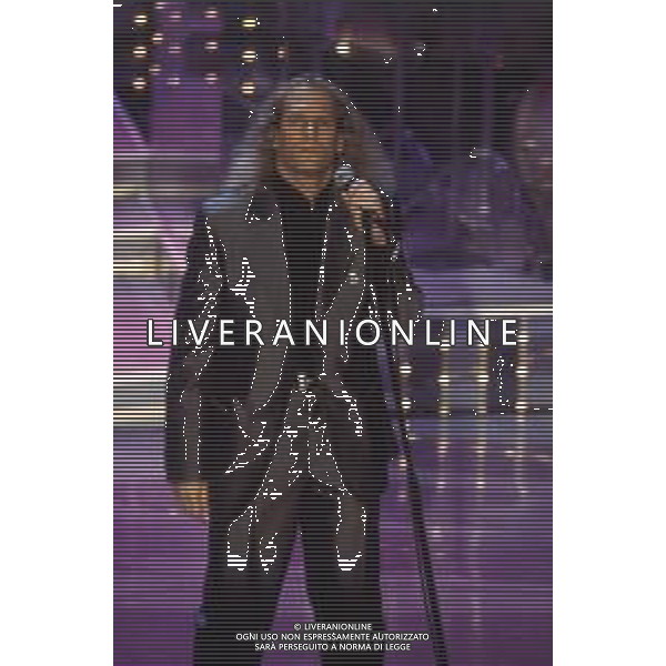 DIAP-RETROSPETTIVA MICHAEL BOLTON CANTANTE NELLA FOTO MICHAEL BOLTON AL FESTIVAL DI SANREMO NELL\'ANNO 1996 AG ALDO LIVERANI SAS
