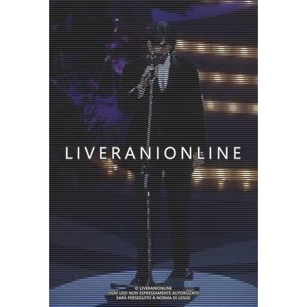 DIAP-RETROSPETTIVA ANDREA BOCELLI CANTANTE NELLA FOTO ANDREA BOCELLI AL FESTIVAL DI SANREMO GIOVANI NELL\'ANNO 1994 AG ALDO LIVERANI SAS 