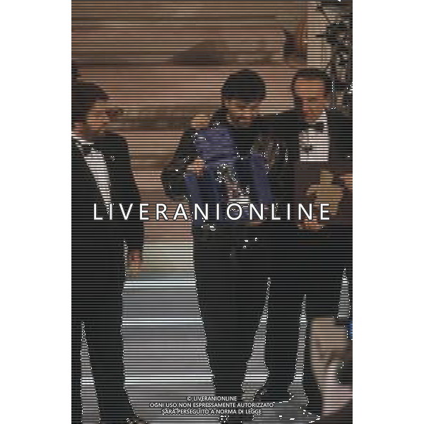 DIAP-RETROSPETTIVA ANDREA BOCELLI CANTANTE NELLA FOTO ANDREA BOCELLI AL FESTIVAL DI SANREMO GIOVANI NELL\'ANNO 1994 CON PIPPO BAUDO AG ALDO LIVERANI SAS 