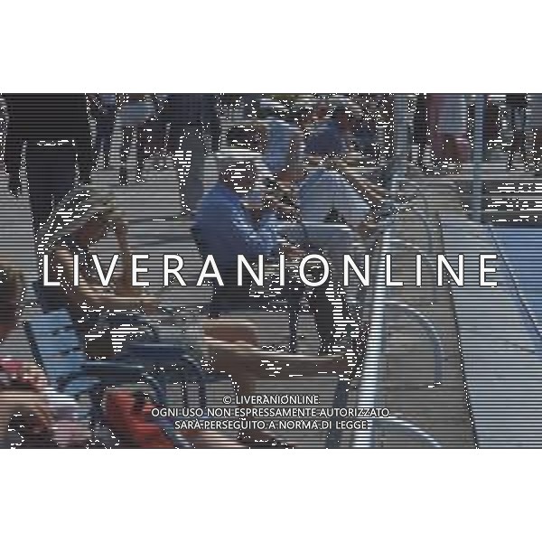 DIAP-RETROSPETTIVA SANDRO PERTINI POLITICO E EX PRESIDENTE DELLA REPUBBLICA ITALIANA NELLA FOTO SANDRO PERTINI IN VACANZA A NIZZA NELL\'ANNO 1985 AG ALD LIVERANI SAS