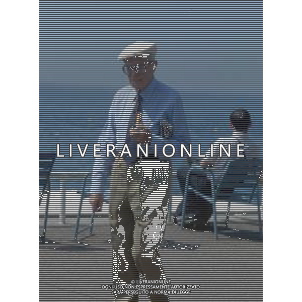 DIAP-RETROSPETTIVA SANDRO PERTINI POLITICO E EX PRESIDENTE DELLA REPUBBLICA ITALIANA NELLA FOTO SANDRO PERTINI IN VACANZA A NIZZA NELL\'ANNO 1985 AG ALD LIVERANI SAS