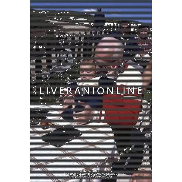 DIAP-RETROSPETTIVA SANDRO PERTINI POLITICO E PRESIDENTE DELLA REPUBBLICA ITALIANA NELLA FOTO SANDRO PERTINI PRESIDENTE DELLA REPUBBLICA ITALIA IN FERIE IN VAL GARDENA NELL\'ANNO 1982 AG ALDO LIVERANI SAS