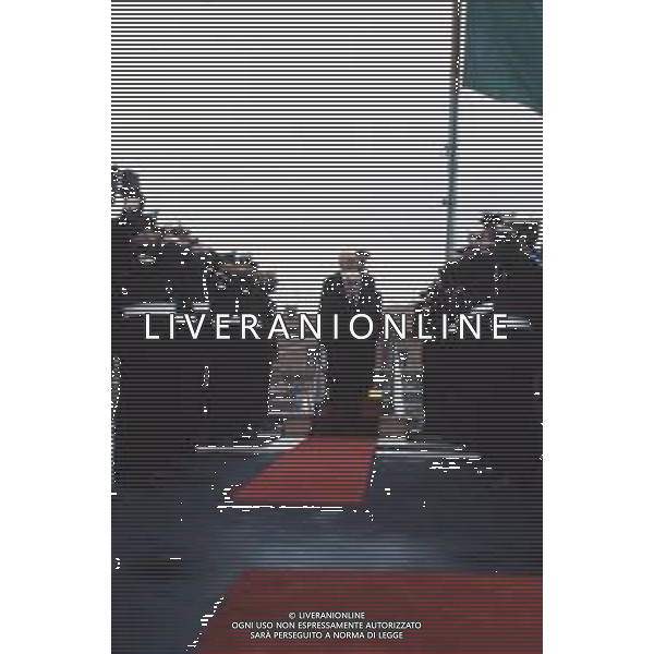 DIAP-RETROSPETTIVA SANDRO PERTINI POLITICO E PRESIDENTE DELLA REPUBBLICA ITALIANA NELLA FOTO SANDRO PERTINI A BOLOGNA NELL\'ANNO 1984 AI FUNERALI DELLE VITTIME DELLA STRAGE DEL TRENO 904 AG ALDO LIVERANI SAS 