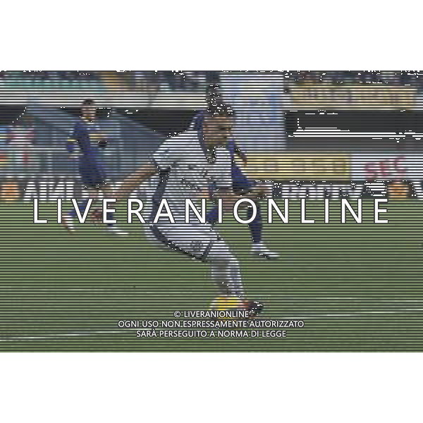 Kristjan Asllani of Inter FC during Hellas Verona FC vs Inter FC, 13° Serie A Enilive 2024-25 game at Marcantonio Bentegodi stadium in Verona (VR), Italy, on November 23, 2024. (Photo by Davide Casentini)- AGENZIA ALDO LIVERANI SAS