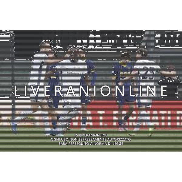 Stefan de Vrij of Inter FC celebrates after scoring during Hellas Verona FC vs Inter FC, 13° Serie A Enilive 2024-25 game at Marcantonio Bentegodi stadium in Verona (VR), Italy, on November 23, 2024. (Photo by Davide Casentini)- AGENZIA ALDO LIVERANI SAS