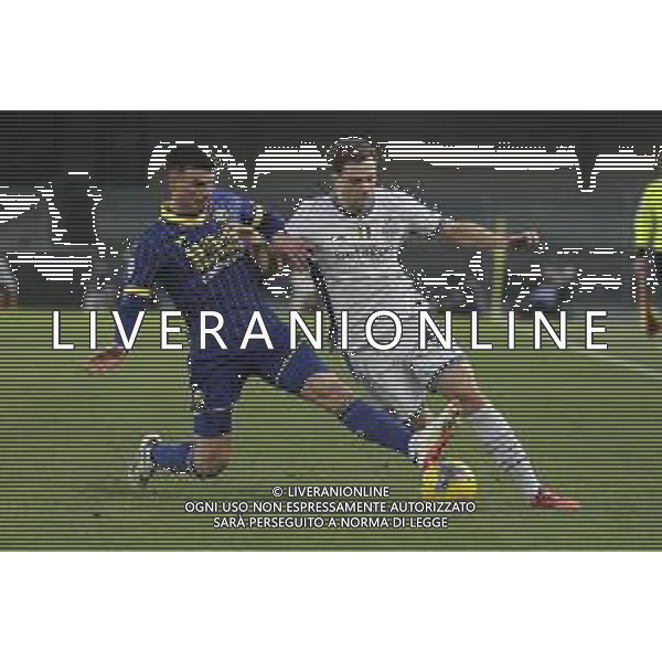 Flavius Daniliuc of Hellas Verona battle for the ball with Carlos Augusto of Inter FC during Hellas Verona FC vs Inter FC, 13° Serie A Enilive 2024-25 game at Marcantonio Bentegodi stadium in Verona (VR), Italy, on November 23, 2024. (Photo by Davide Casentini)- AGENZIA ALDO LIVERANI SAS