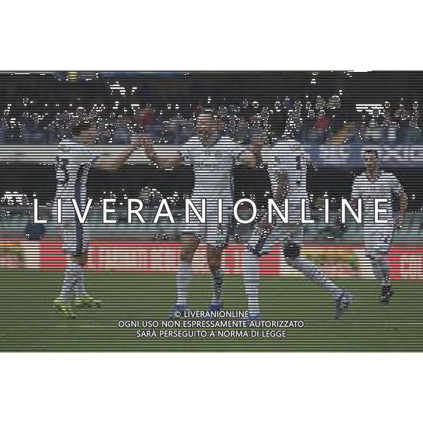 Stefan de Vrij of Inter FC celebrates after scoring during Hellas Verona FC vs Inter FC, 13° Serie A Enilive 2024-25 game at Marcantonio Bentegodi stadium in Verona (VR), Italy, on November 23, 2024. (Photo by Davide Casentini)- AGENZIA ALDO LIVERANI SAS
