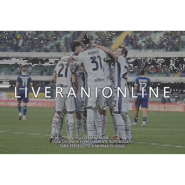 Stefan de Vrij of Inter FC celebrates after scoring during Hellas Verona FC vs Inter FC, 13° Serie A Enilive 2024-25 game at Marcantonio Bentegodi stadium in Verona (VR), Italy, on November 23, 2024. (Photo by Davide Casentini)- AGENZIA ALDO LIVERANI SAS