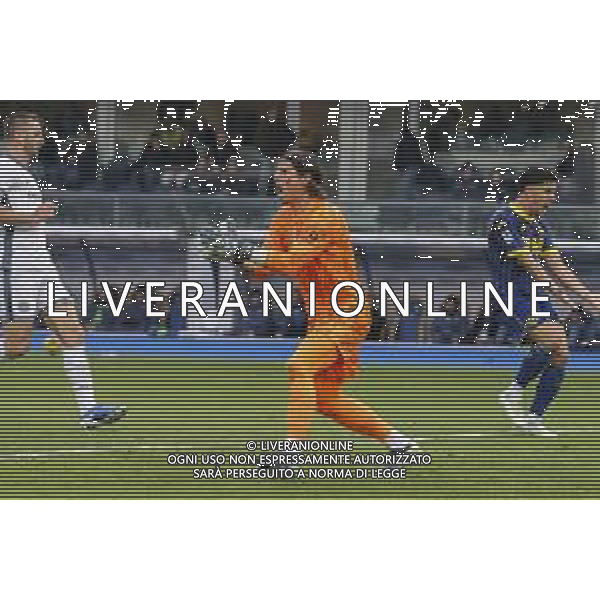 Yann Sommer of Inter FC claps the hand during Hellas Verona FC vs Inter FC, 13° Serie A Enilive 2024-25 game at Marcantonio Bentegodi stadium in Verona (VR), Italy, on November 23, 2024. (Photo by Davide Casentini)- AGENZIA ALDO LIVERANI SAS
