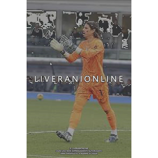 Yann Sommer of Inter FC claps the hand during Hellas Verona FC vs Inter FC, 13° Serie A Enilive 2024-25 game at Marcantonio Bentegodi stadium in Verona (VR), Italy, on November 23, 2024. (Photo by Davide Casentini)- AGENZIA ALDO LIVERANI SAS