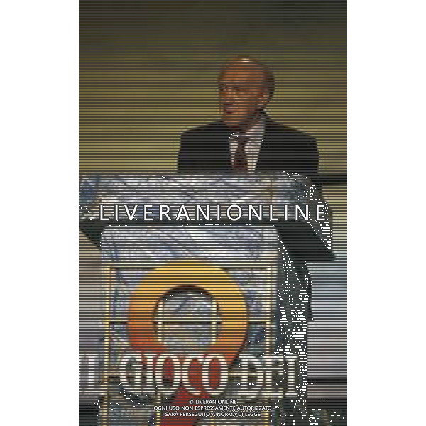 DIAP-RETROSPETTIVA RAIMONDO VIANELLO ATTORE NELLA FOTO RAIMONDO VIANELLO NELL\'ANNO 1988 NELLA TRASMISSIONE TELEVISIVA “IL GIOCO DEI 9“ AG ALDO LIVERANI SAS 