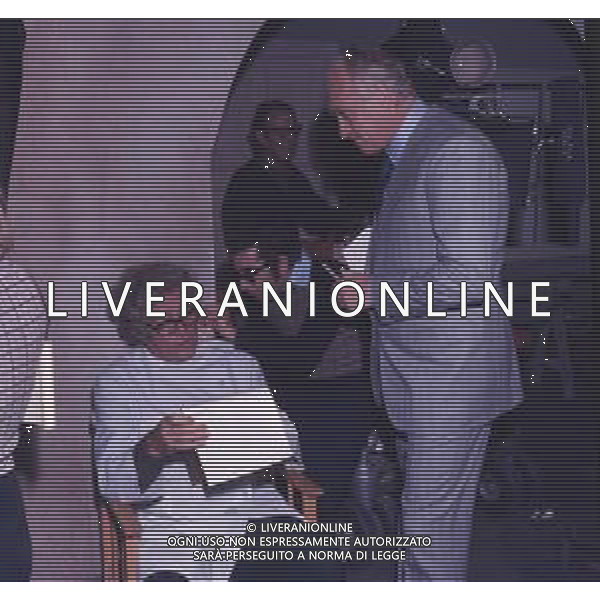 DIAP-RETROSPETTIVA RAIMONDO VIANELLO ATTORE E PRESENTATORE TELEVISIVO NELLA FOTO RAIMONDO VIANELLO A ROMA NELL\'ANNO 1979 CON UGO TOGNAZZI NELLO SPOT PUBBLICITARIO “ STOCK 84“ AG ALDO LIVERANI SAS  