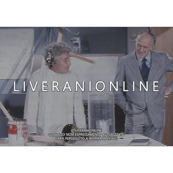 DIAP-RETROSPETTIVA RAIMONDO VIANELLO ATTORE E PRESENTATORE TELEVISIVO NELLA FOTO RAIMONDO VIANELLO A ROMA NELL\'ANNO 1979 CON UGO TOGNAZZI NELLO SPOT PUBBLICITARIO “ STOCK 84“ AG ALDO LIVERANI SAS  
