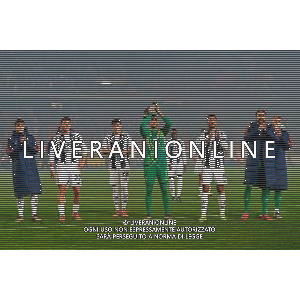 TVEM December 01, 2024 Lecce, Italy - US Lecce vs Juventus FC - Italian soccer serie A 2024/25 - Via Del Mare Stadium. In the pic: the Juventus players applauds fans ©Emmanuele Mastrodonato - AGENZIA ALDO LIVERANI SAS