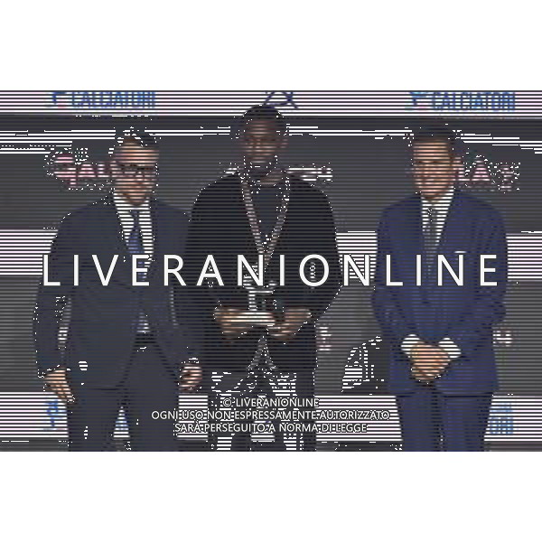 TVRG Gala Calcio 2024 nella foto Marcus Thuram (Inter) premiato per il miglior gol della stagione 2023-24 Milano 02-12-2024 Gran Gala del Calcio 2024, l\'appuntamento organizzato dall\'AIC Associazione Italiana Calciatori per premiare i protagonisti della stagione 2023-2024 foto Roberto Garavaglia/ag. Aldo Liverani sas