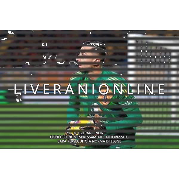 TVEM December 01, 2024 Lecce, Italy - US Lecce vs Juventus FC - Italian soccer serie A 2024/25 - Via Del Mare Stadium. In the pic: Mattia Perin of Juventus ©Emmanuele Mastrodonato - AGENZIA ALDO LIVERANI SAS