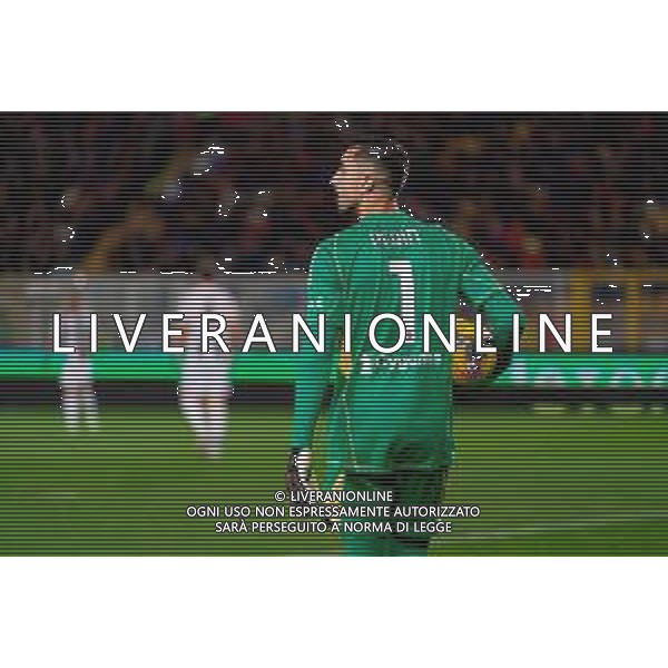 TVEM December 01, 2024 Lecce, Italy - US Lecce vs Juventus FC - Italian soccer serie A 2024/25 - Via Del Mare Stadium. In the pic: Mattia Perin of Juventus ©Emmanuele Mastrodonato - AGENZIA ALDO LIVERANI SAS