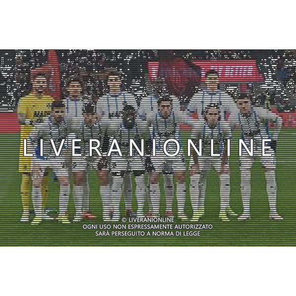Milan vs Sassuolo nella foto formazione Sassuolo, in piedi da SX Giacomo Satalino, Janis Antiste, Cas Odenthal, Pedro Obiang e Tarik Muharemovic; in basso da SX Fabrizio Caligara, Edoardo Iannoni, Yeferson Paz, Samuele Mulattieri, Edoardo Pieragnolo e Cristian Volpato Milano 03-12-2024 Stadio Giuseppe Meazza - San Siro Coppa Italia Frecciarossa - ottavi di finale foto Roberto Garavaglia/Agenzia Aldo Liverani sas