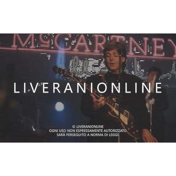 DIAP-RETROSPETTIVA PAUL MC CARTNEY CANTANTE NELLA FOOT PAUL MC CARTNEY A SANREMO NELL\'ANNO 1988 AG ALDO LIVERANI SAS