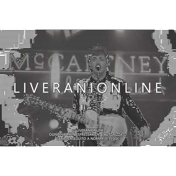 NEG-RETROSPETTIVA PAUL MC CARTNEY CANTANTE NELLA FOOT PAUL MC CARTNEY A SANREMO NELL\'ANNO 1988 AG ALDO LIVERANI SAS 