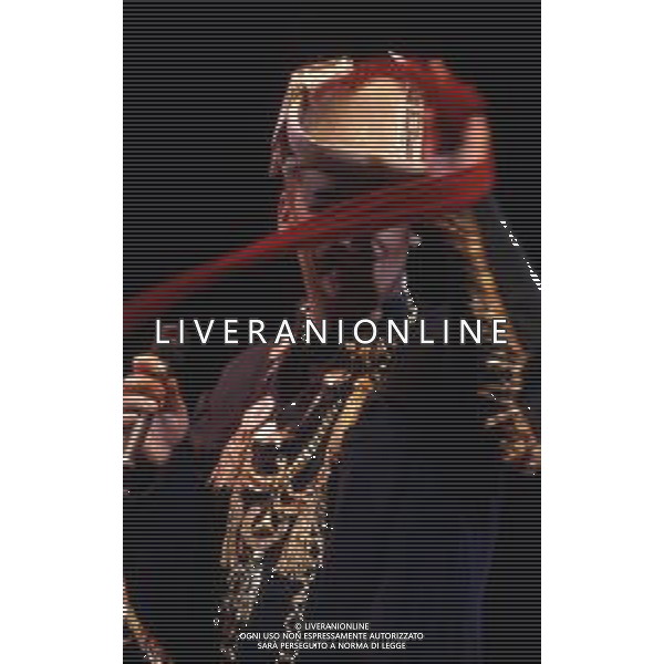 DIAP-RETROSPETTIVA BOY GEORGE CANTANTE NELLA FOTO BOY GEORGE NELL\'ANNO 1988 A MILANO AL PALATRUSSARDI AG ALDO LIVERANI SAS 