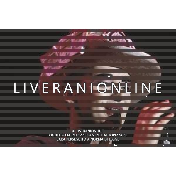 DIAP-RETROSPETTIVA BOY GEORGE CANTANTE NELLA FOTO BOY GEORGE NELL\'ANNO 1988 A MILANO AL PALATRUSSARDI AG ALDO LIVERANI SAS 