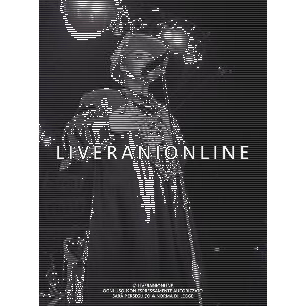 NEG-RETROSPETTIVA BOY GEORGE CANTANTE NELLA FOTO BOY GEORGE NELL\'ANNO 1988 A MILANO AL PALATRUSSARDI AG ALDO LIVERANI SAS