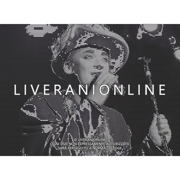 NEG-RETROSPETTIVA BOY GEORGE CANTANTE NELLA FOTO BOY GEORGE NELL\'ANNO 1988 A MILANO AL PALATRUSSARDI AG ALDO LIVERANI SAS
