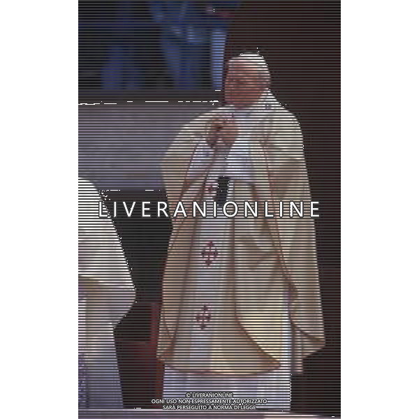 DIAP-16-17-04 1988 VERONA- VISITA PASTORALE DI GIOVANNI PAOLO II Karol Józef Wojtyła NELLA FOTO LA VISITA DI PAPA GIOVANNI II A VERONA AG ALDO LIVERANI SAS