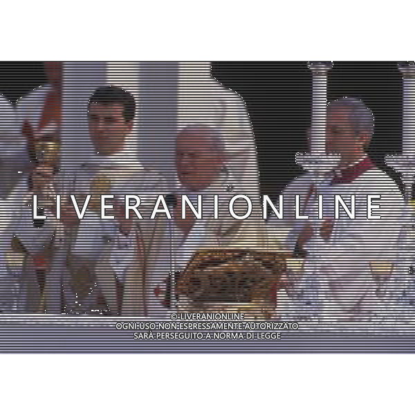 DIAP-16-17-04 1988 VERONA- VISITA PASTORALE DI GIOVANNI PAOLO II Karol Józef Wojtyła NELLA FOTO LA VISITA DI PAPA GIOVANNI II A VERONA AG ALDO LIVERANI SAS