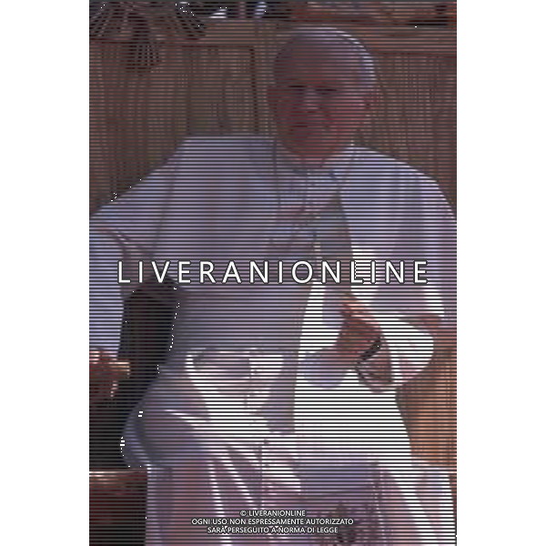 DIAP-RETROSPETTIVA PAPA GIOVANNI II -KAROL JOZEF WOJTYLA  NELLA FOTO PAPA GIOVANNI II -KAROL JOZEF WOJTYLA NELL\'ANNO 1991 A MANTOVA AG ALDO LIVERANI SAS 