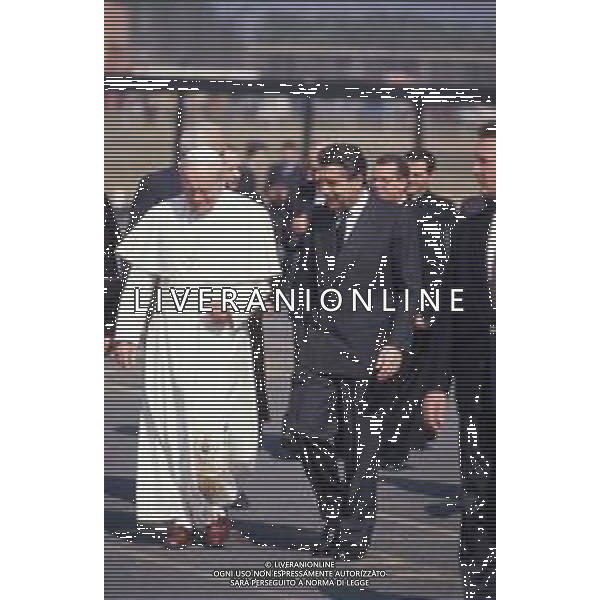 DIAP-RETROSPETTIVA PAPA GIOVANNI II -KAROL JOZEF WOJTYLA  NELLA FOTO PAPA GIOVANNI II -KAROL JOZEF WOJTYLA IN VISITA ALLA FABBRICA DELL\'OLIVETTI A SCARMAGNO CON CARLO DE BENEDETTI NELL\'ANNO 1990 AG ALDO LIVERANI SAS 