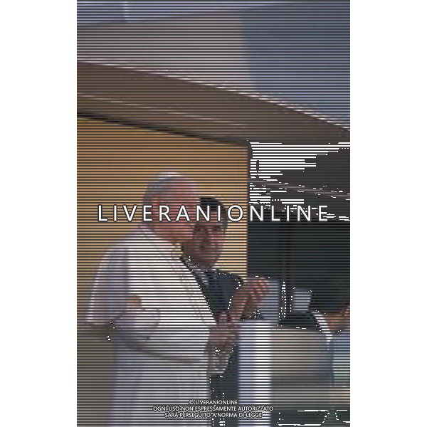DIAP-RETROSPETTIVA PAPA GIOVANNI II -KAROL JOZEF WOJTYLA  NELLA FOTO PAPA GIOVANNI II -KAROL JOZEF WOJTYLA IN VISITA ALLA FABBRICA DELL\'OLIVETTI A SCARMAGNO CON CARLO DE BENEDETTI NELL\'ANNO 1990 AG ALDO LIVERANI SAS 