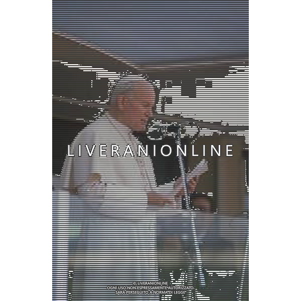 DIAP-RETROSPETTIVA PAPA GIOVANNI II -KAROL JOZEF WOJTYLA  NELLA FOTO PAPA GIOVANNI II -KAROL JOZEF WOJTYLA IN VISITA ALLA FABBRICA DELL\'OLIVETTI A SCARMAGNO CON CARLO DE BENEDETTI NELL\'ANNO 1990 AG ALDO LIVERANI SAS  