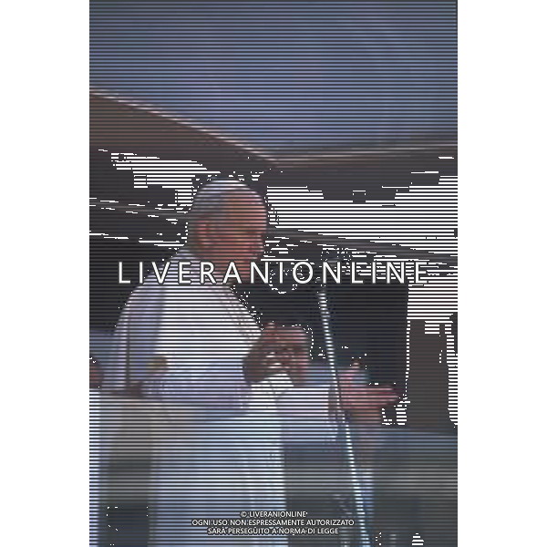 DIAP-RETROSPETTIVA PAPA GIOVANNI II -KAROL JOZEF WOJTYLA  NELLA FOTO PAPA GIOVANNI II -KAROL JOZEF WOJTYLA IN VISITA ALLA FABBRICA DELL\'OLIVETTI A SCARMAGNO CON CARLO DE BENEDETTI NELL\'ANNO 1990 AG ALDO LIVERANI SAS  
