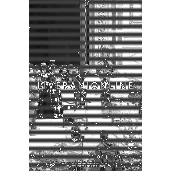 NEG-18-10-1986 FIRENZE -RETROSPETTIVA PAPA GIOVANNI II -KAROL JOZEF WOJTYLA  NELLA FOTO PAPA GIOVANNI II -KAROL JOZEF WOJTYLA A FIRENZE PIAZZA SANTA CROCE IL GIORNO 18-10-1986 AG ALDO LIVERANI SAS