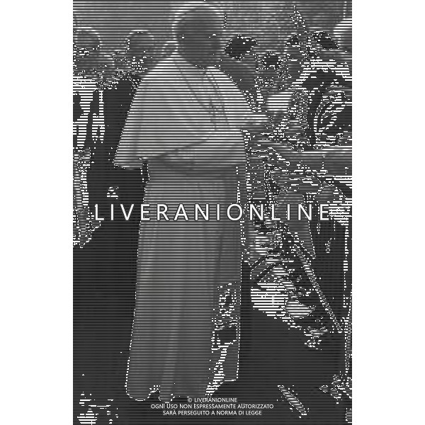 NEG-18-10-1986 FIRENZE -RETROSPETTIVA PAPA GIOVANNI II -KAROL JOZEF WOJTYLA  NELLA FOTO PAPA GIOVANNI II -KAROL JOZEF WOJTYLA A FIRENZE FIESOLE IL GIORNO 18-10-1986 AG ALDO LIVERANI SAS