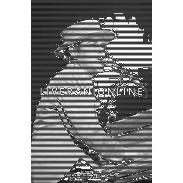 NEG-RETROSPETTIVA ELTON JOHN CANTANTE NELLA FOTO ELTON JOHN NELL\'ANNO 1984 AG ALDO LIVERANI SAS 