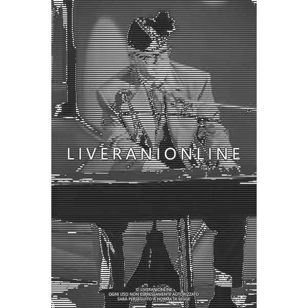 NEG-RETROSPETTIVA ELTON JOHN CANTANTE NELLA FOTO ELTON JOHN AL FESTIVAL DI SANREMO NELL\'ANNO 1989 AG ALDO LIVERANI SAS 