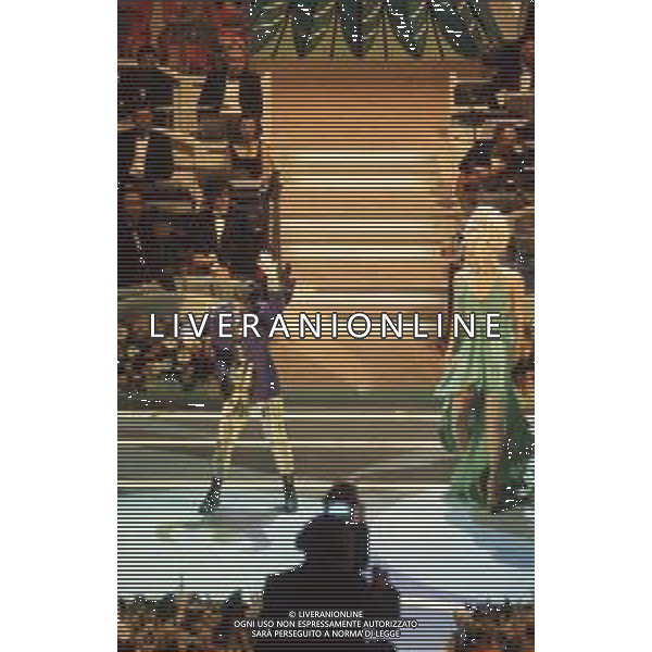 NEG-RETROSPETTIVA ELTON JOHN CANTANTE NELLA FOTO ELTON JOHN AL FESTIVAL DI SANREMO NELL\'ANNO 1994 CON LA DRAG QUEEN RU PAUL AG ALDO LIVERANI SAS 