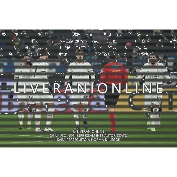 Atalanta vs Milan nella foto proteste Milan con l\'arbitro Federico La Penna di Roma dopo il gol subito Bergamo 06-12-2024 Gewiss Stadium Campionato Serie A Enilive - 15a giornata foto Roberto Garavaglia/Agenzia Aldo Liverani sas- AGENZIA ALDO LIVERANI SAS
