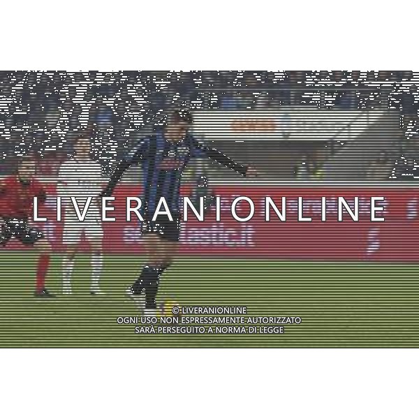 Mario Pasalic of Atalanta BC kick the ball during Atalanta BC vs AC Milan, 15° Serie A Enilive 2024-25 game at Gewiss stadium in Bergamo (BG), Italy, on Dicember 06, 2024. (Photo by Davide Casentini)- AGENZIA ALDO LIVERANI SAS