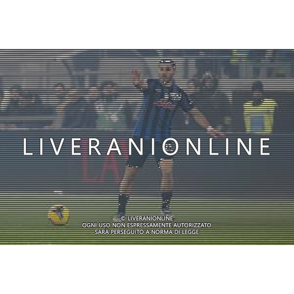 Sead Kolasinac of Atalanta BC gestures during Atalanta BC vs AC Milan, 15° Serie A Enilive 2024-25 game at Gewiss stadium in Bergamo (BG), Italy, on Dicember 06, 2024. (Photo by Davide Casentini)- AGENZIA ALDO LIVERANI SAS