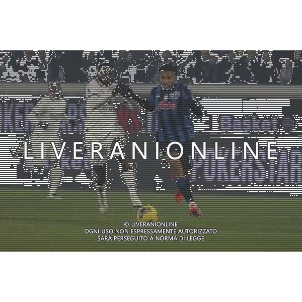 Jose’ Dos Santos Ederson of Atalanta BC battle for the ball with Youssouf Fofana of AC Milan during Atalanta BC vs AC Milan, 15° Serie A Enilive 2024-25 game at Gewiss stadium in Bergamo (BG), Italy, on Dicember 06, 2024. (Photo by Davide Casentini)- AGENZIA ALDO LIVERANI SAS