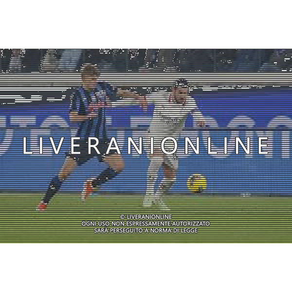 Charles De Ketelaere of Atalanta BC. battle for the ball with Theo Hernandez of AC Milan. during Atalanta BC vs AC Milan, 15° Serie A Enilive 2024-25 game at Gewiss stadium in Bergamo (BG), Italy, on Dicember 06, 2024. (Photo by Davide Casentini)- AGENZIA ALDO LIVERANI SAS
