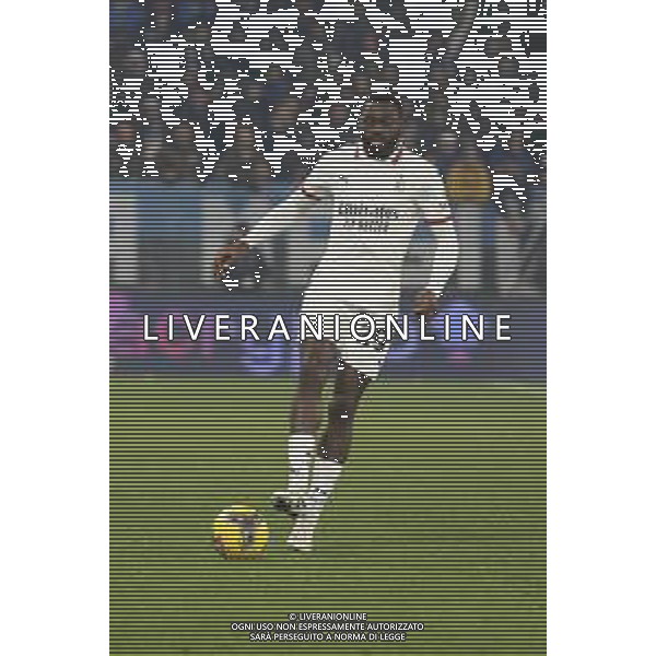 Youssouf Fofana of AC Milan play the ball during Atalanta BC vs AC Milan, 15° Serie A Enilive 2024-25 game at Gewiss stadium in Bergamo (BG), Italy, on Dicember 06, 2024. (Photo by Davide Casentini)- AGENZIA ALDO LIVERANI SAS