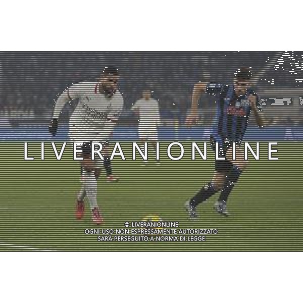 Ruben Loftus-Cheek of AC Milan competes for the ball with Matteo Ruggeri of Atalanta BC during Atalanta BC vs AC Milan, 15° Serie A Enilive 2024-25 game at Gewiss stadium in Bergamo (BG), Italy, on Dicember 06, 2024. (Photo by Davide Casentini)- AGENZIA ALDO LIVERANI SAS