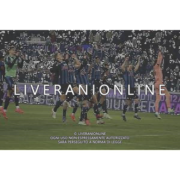 Atalanta BC players celebrate the victory at the end of Atalanta BC vs AC Milan, 15° Serie A Enilive 2024-25 game at Gewiss stadium in Bergamo (BG), Italy, on Dicember 06, 2024. (Photo by Davide Casentini)- AGENZIA ALDO LIVERANI SAS
