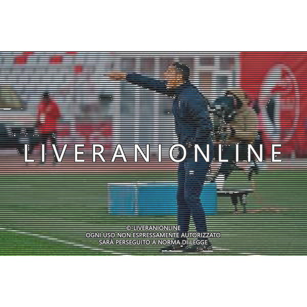 December 07, 2024 Bari, Italy - SSC Bari vs Cesena FC - Italian soccer serie B 2024/25 - San Nicola Stadium. In the pic: coach Moreno Longo of SSC Bari ©Emmanuele Mastrodonato - AGENZIA ALDO LIVERANI SAS